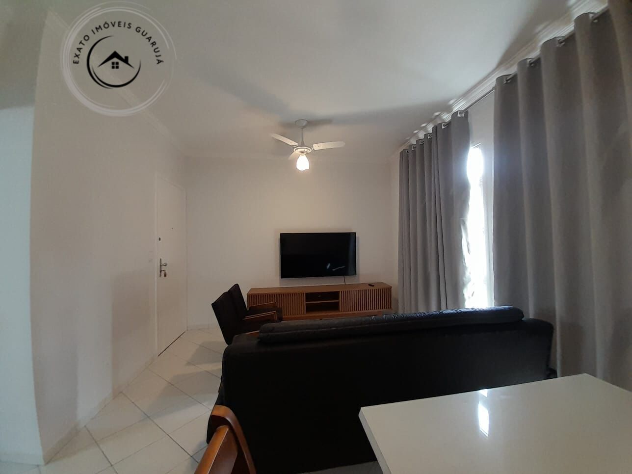 Apartamento padrão de 02 dormitórios para locação anual na p