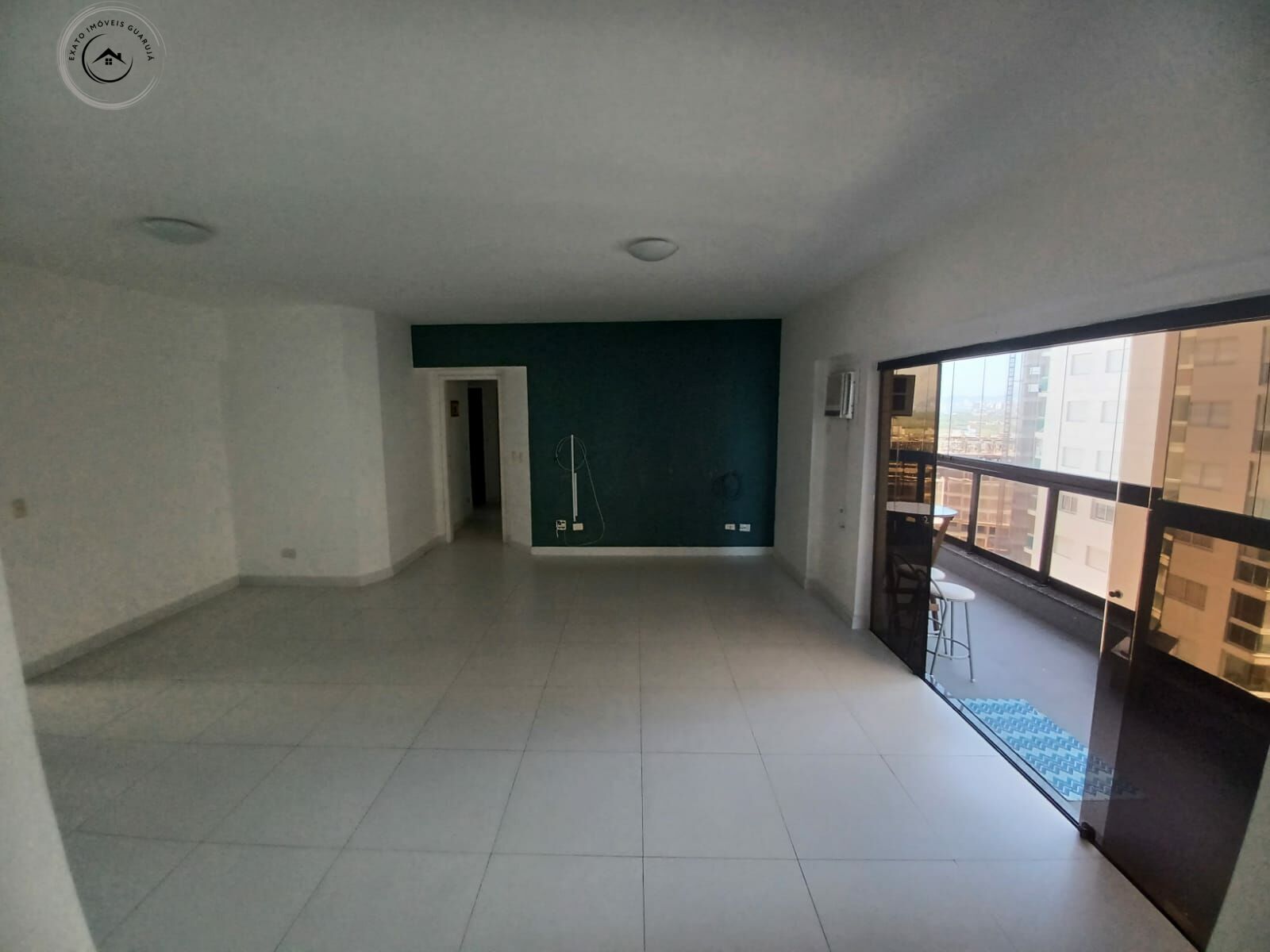Apartamento alto padrão de 04 dormitórios frente total para 