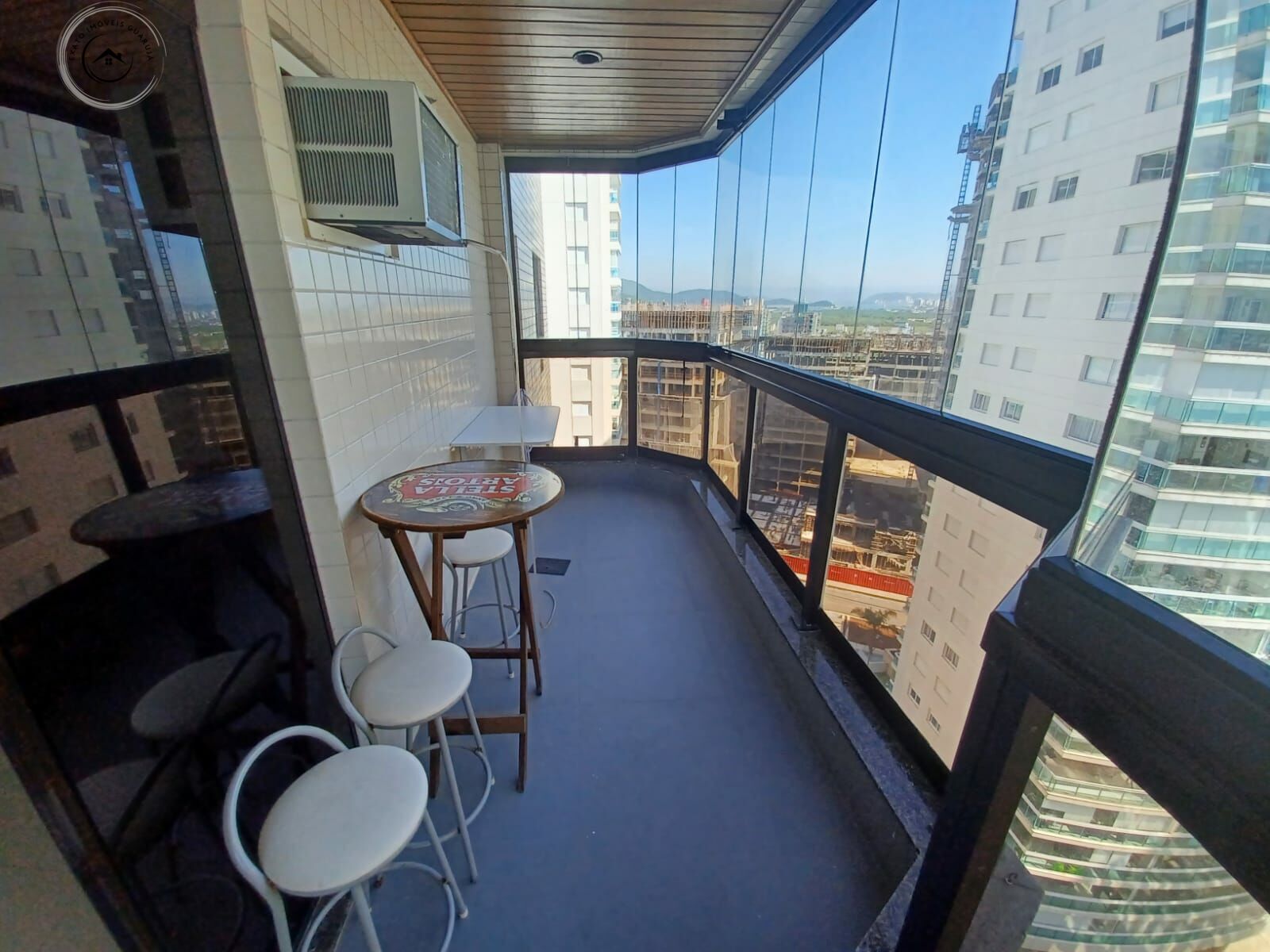 Apartamento alto padrão de 04 dormitórios frente total para 
