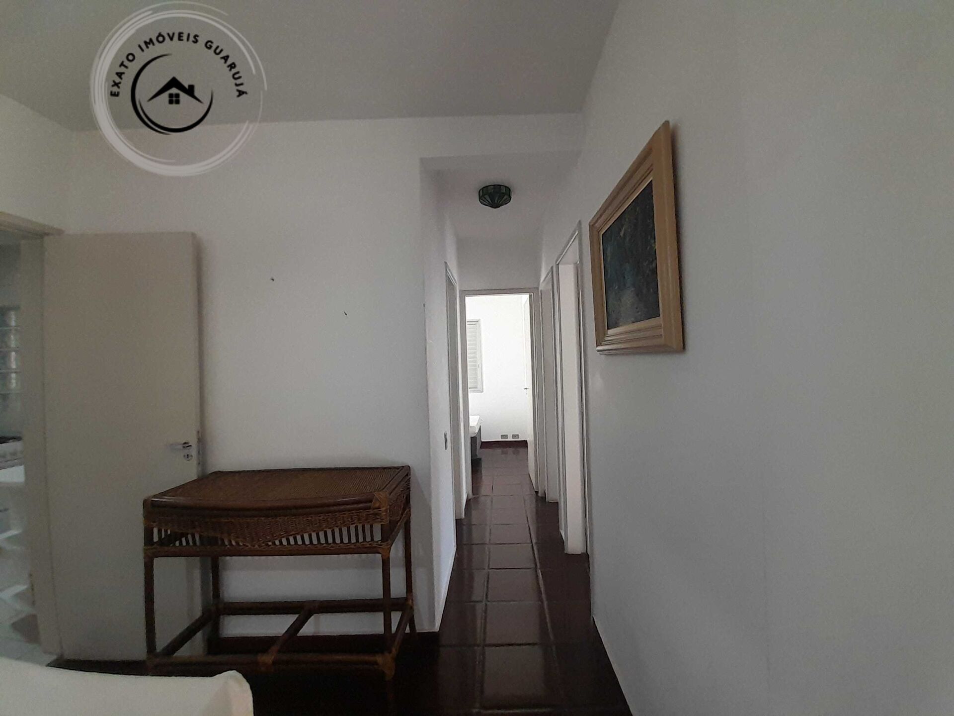 Apartamento de 03 dormitórios para locação anual na praia da