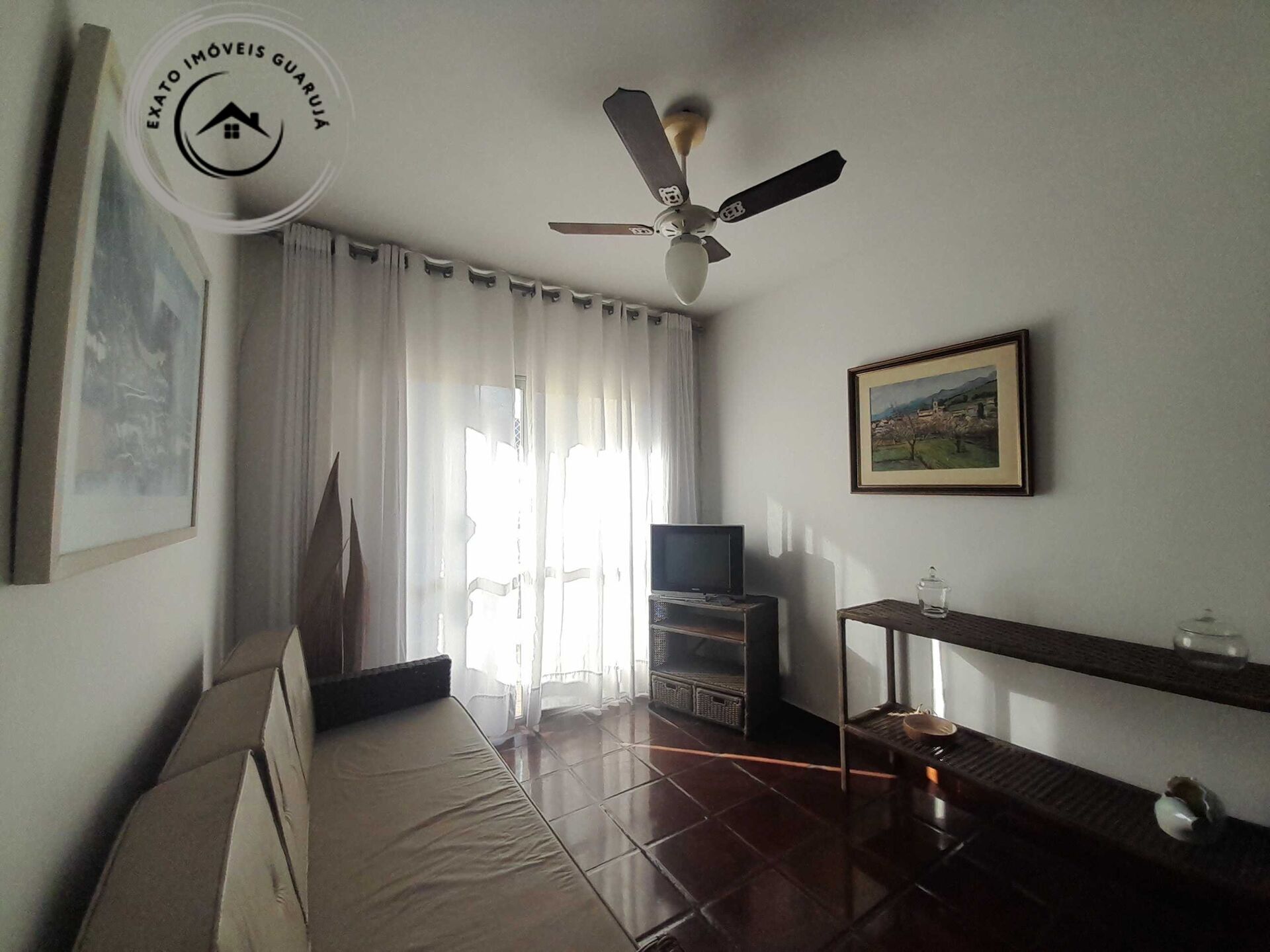 Apartamento de 03 dormitórios para locação anual na praia da