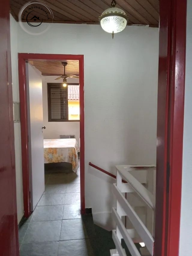 Sobrado à venda de 03 dormitórios em condomínio fechado na p