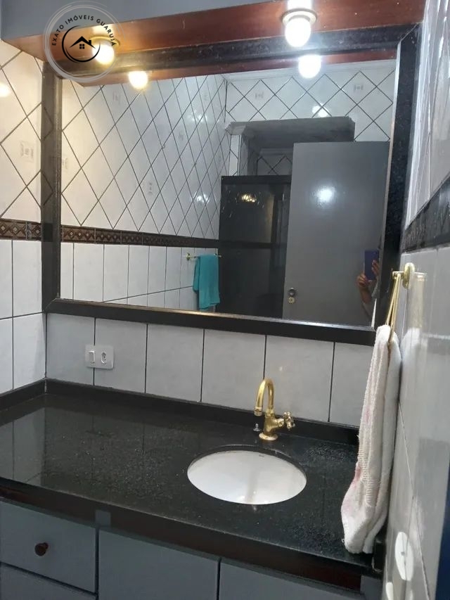 Sobrado à venda de 03 dormitórios em condomínio fechado na p