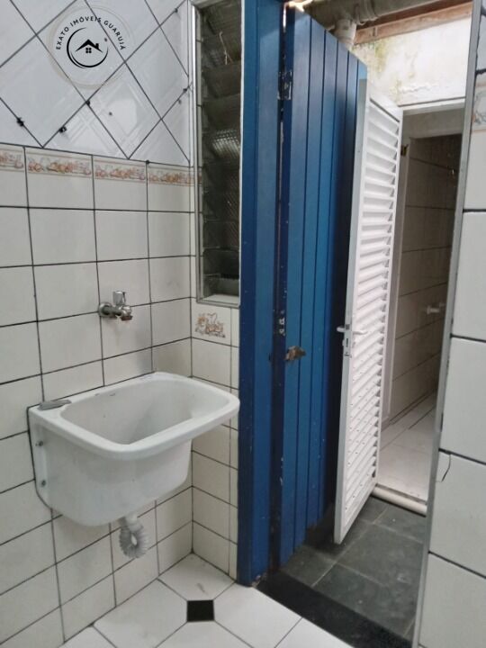 Sobrado à venda de 03 dormitórios em condomínio fechado na p