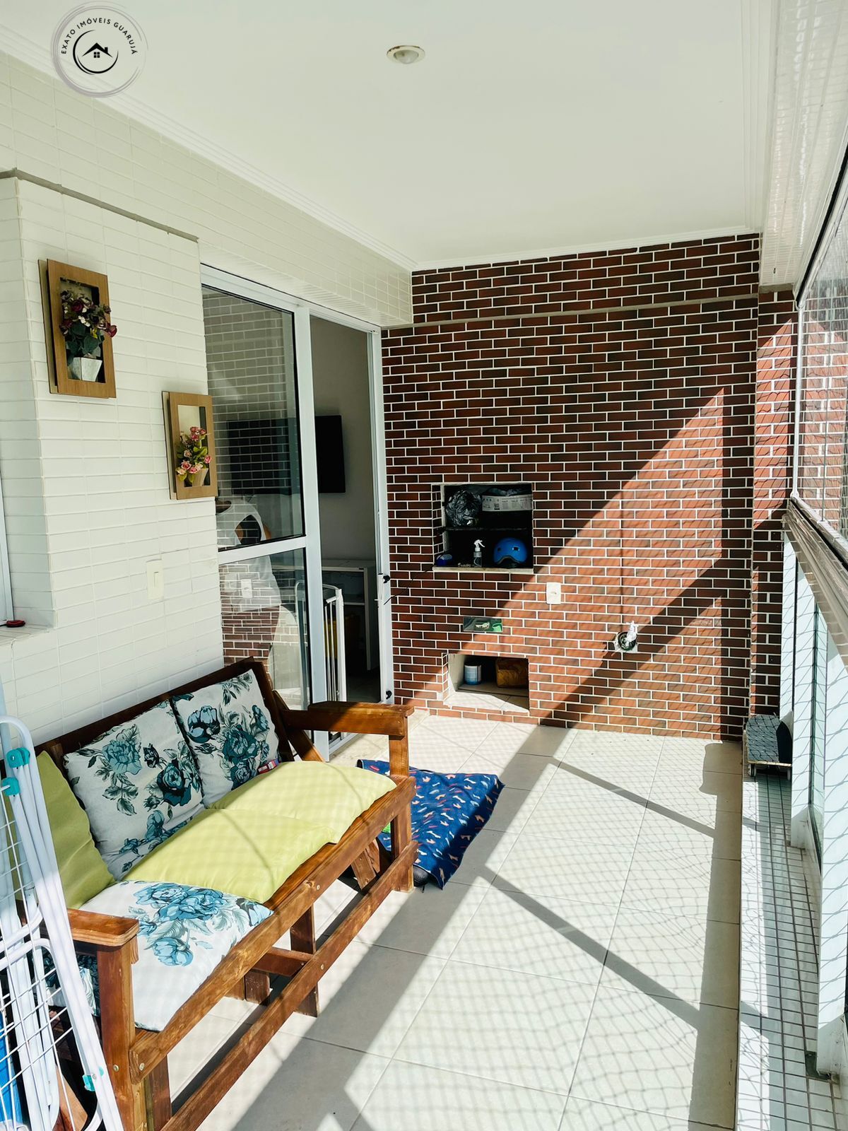 Apartamento de 02 dormitórios em condomínio-clube frente ao 