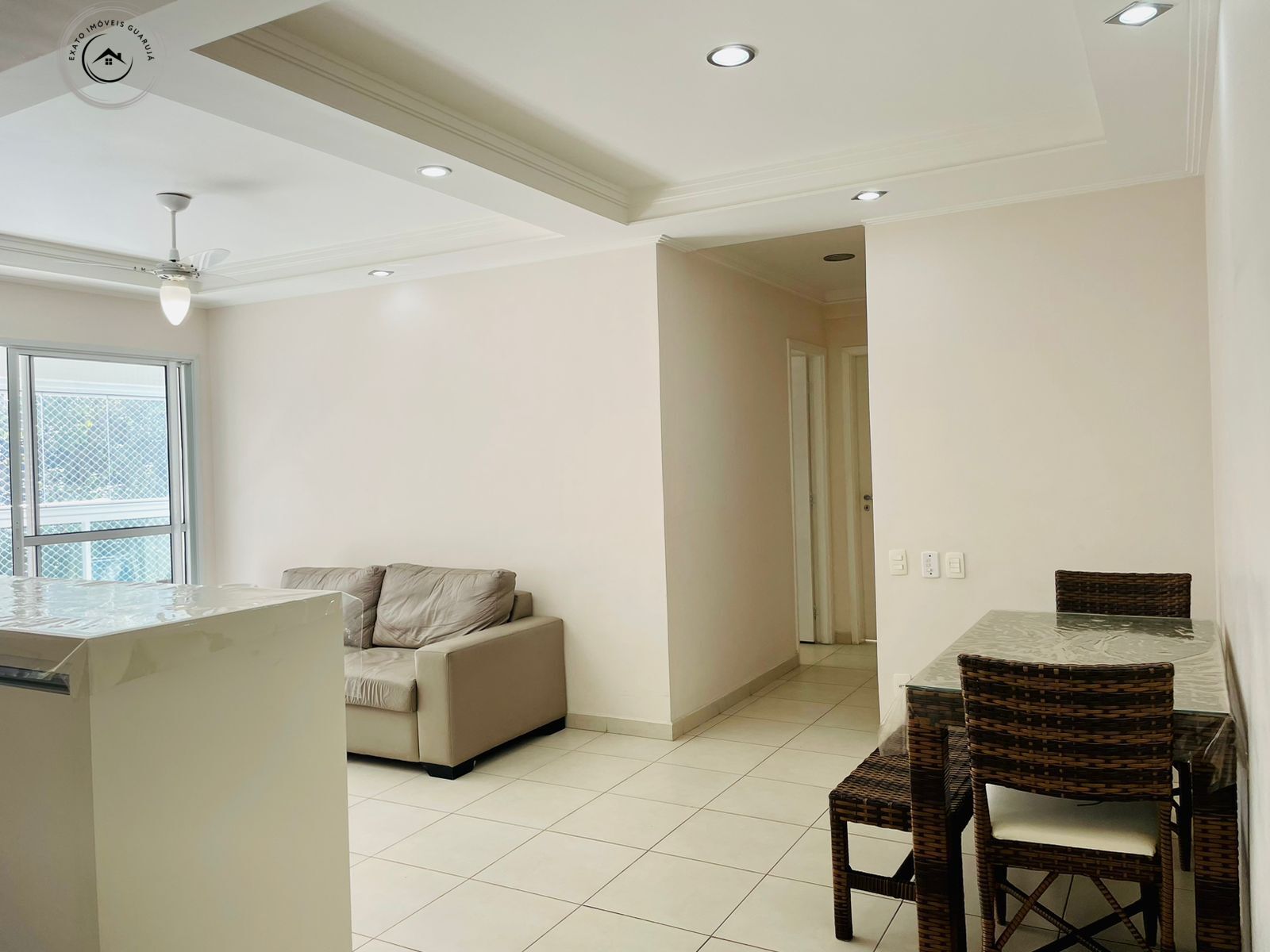 Apartamento de 02 dormitórios em condomínio-clube frente ao 