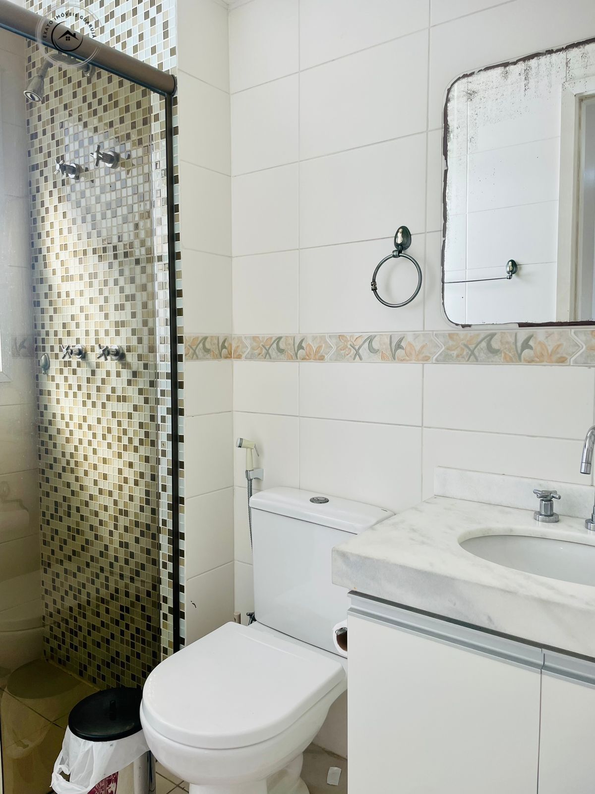 Apartamento de 02 dormitórios em condomínio-clube frente ao 