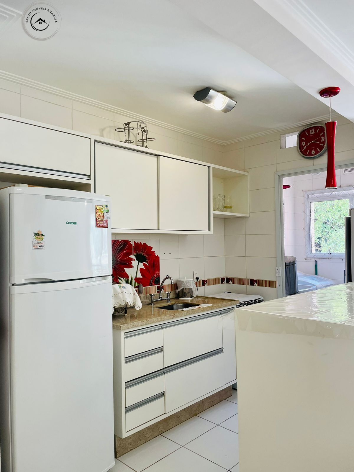 Apartamento de 02 dormitórios em condomínio-clube frente ao 