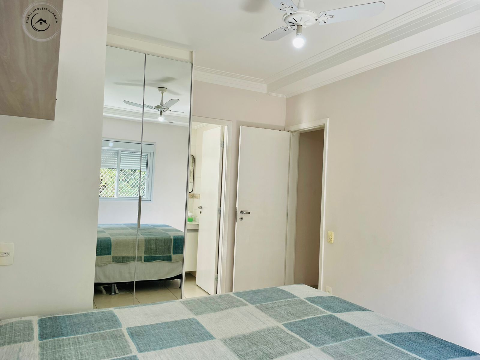 Apartamento de 02 dormitórios em condomínio-clube frente ao 