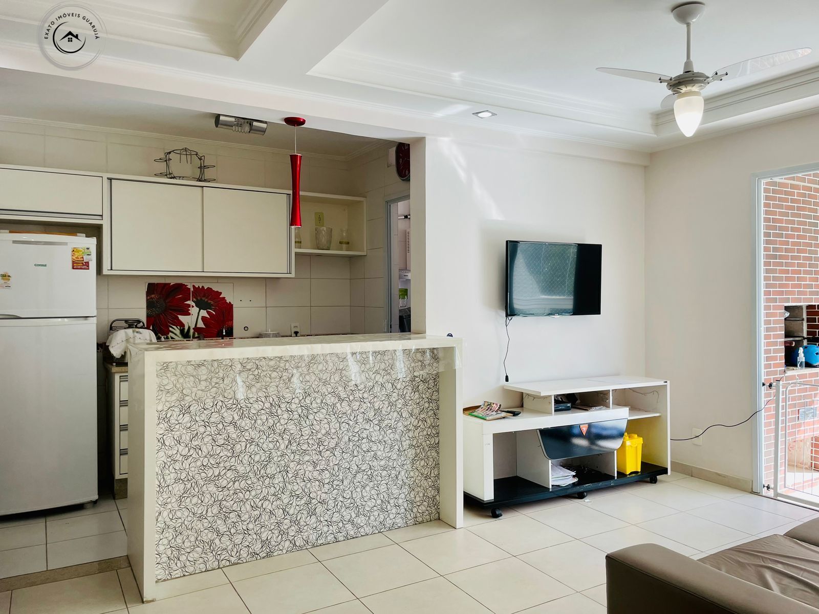 Apartamento de 02 dormitórios em condomínio-clube frente ao 