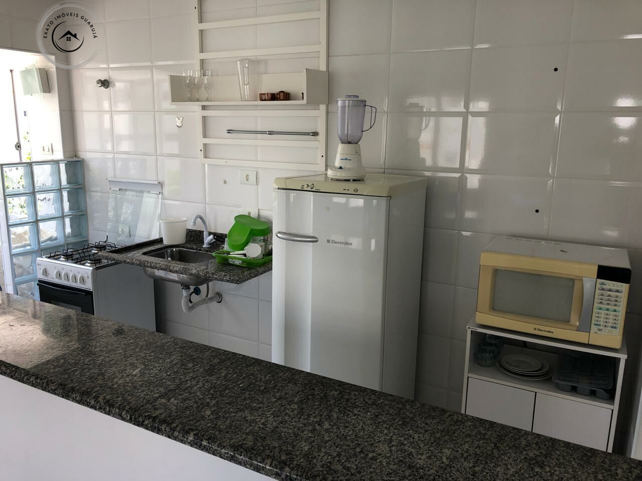 Apartamento padrão de 01 dormitório para locação anual na pr