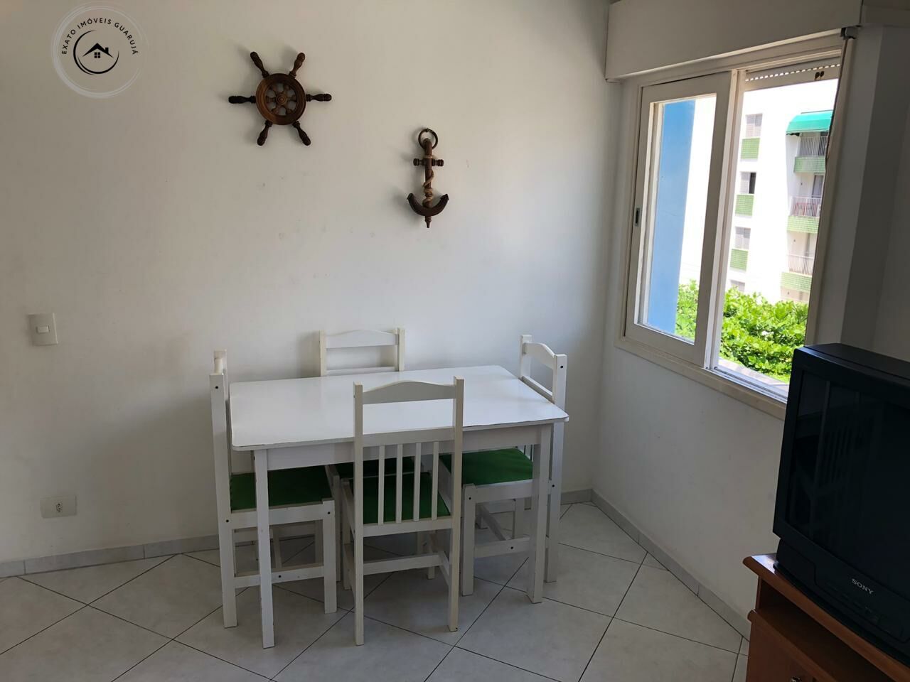Apartamento padrão de 01 dormitório para locação anual na pr