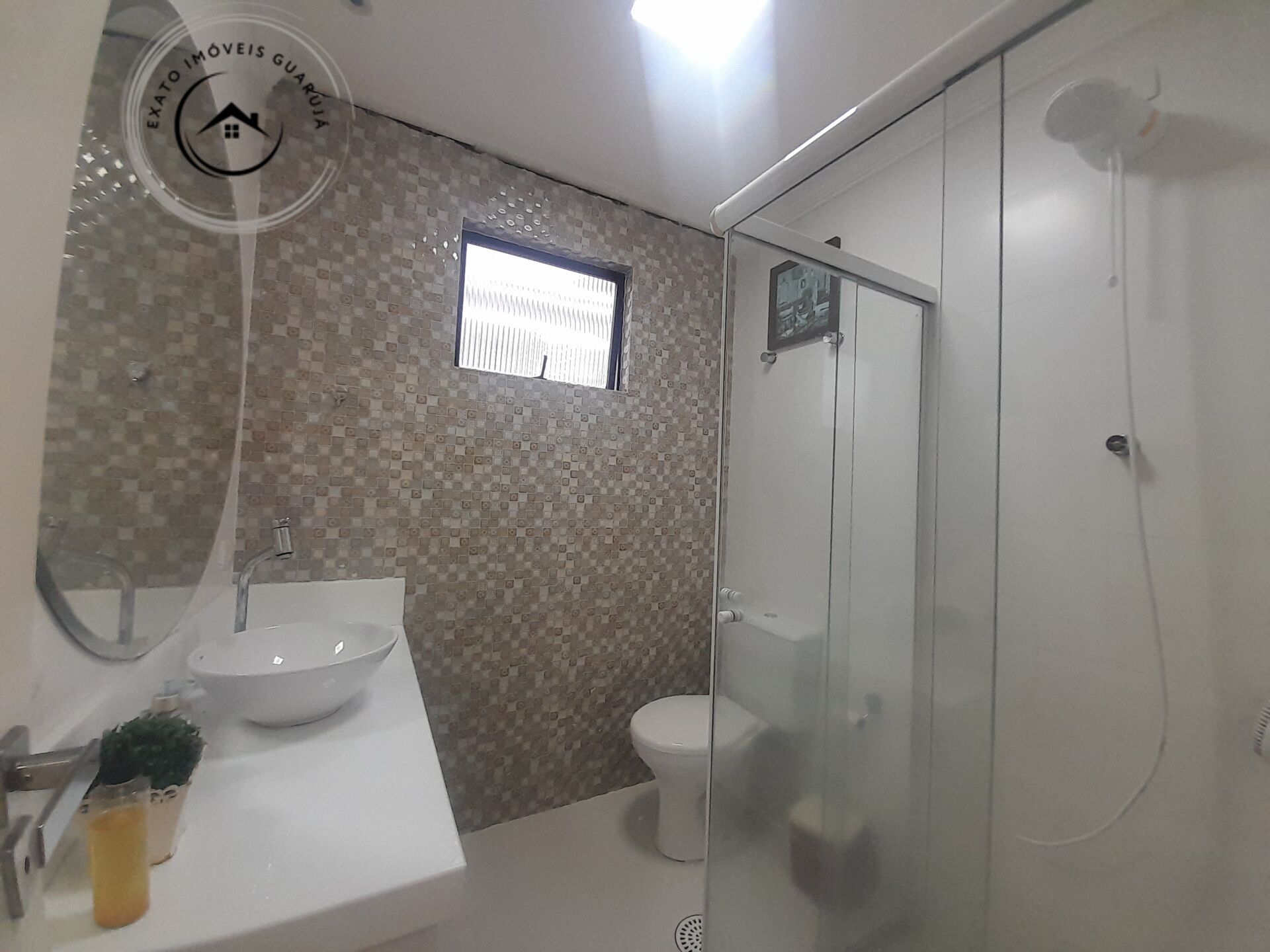 Apartamento padrão de 02 dormitórios para locação anual na p