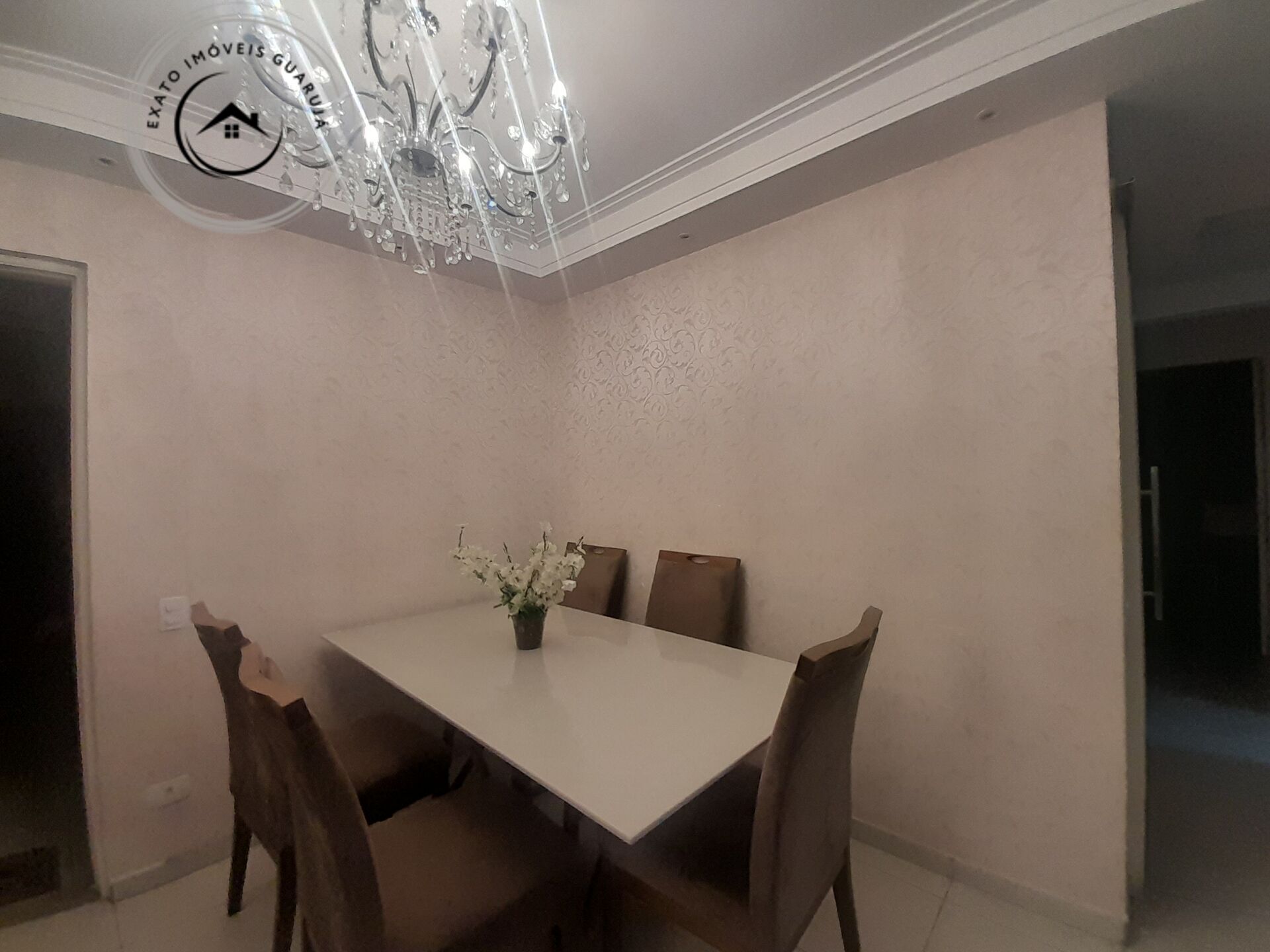 Apartamento padrão de 02 dormitórios para locação anual na p
