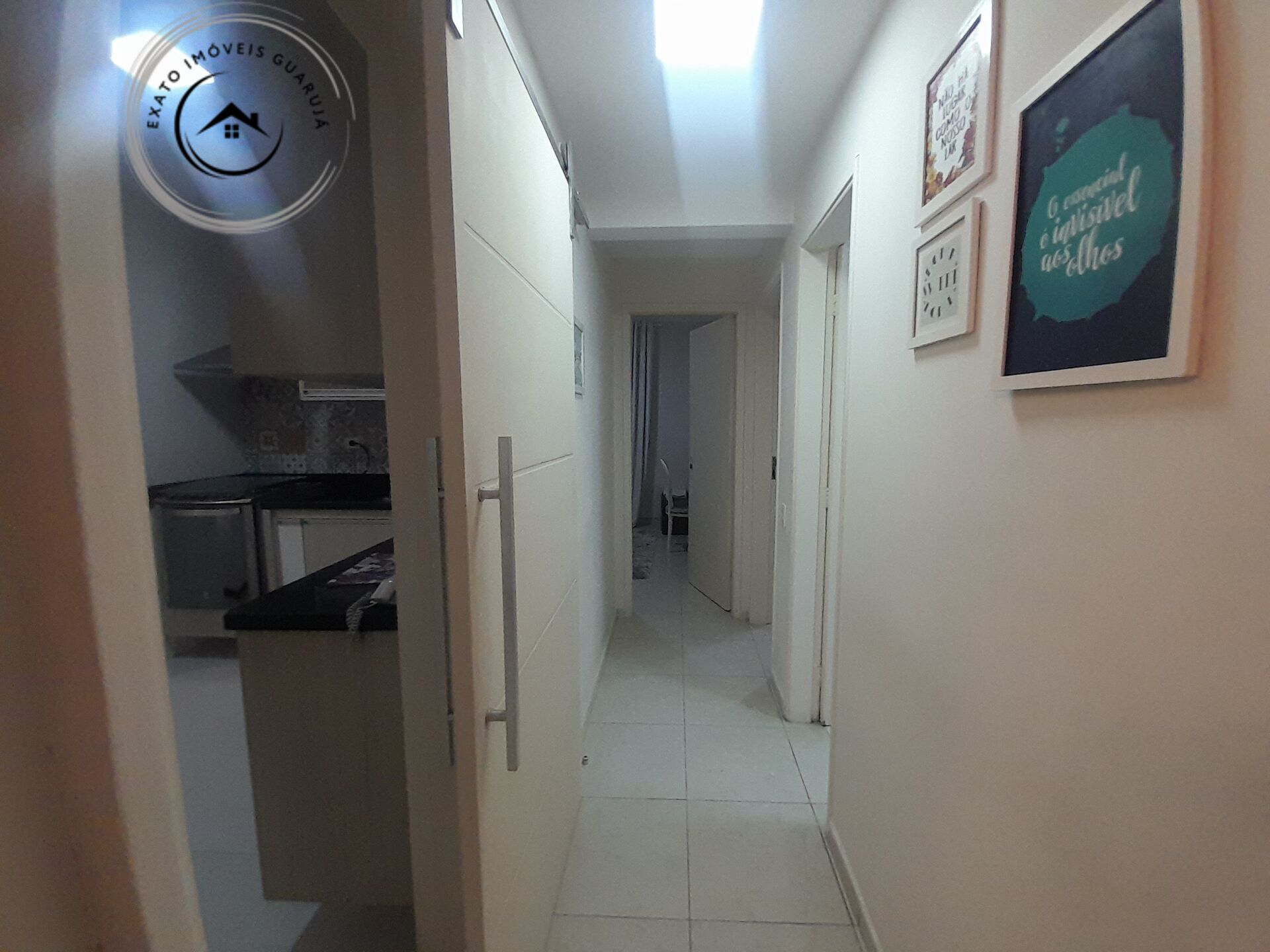 Apartamento padrão de 02 dormitórios para locação anual na p