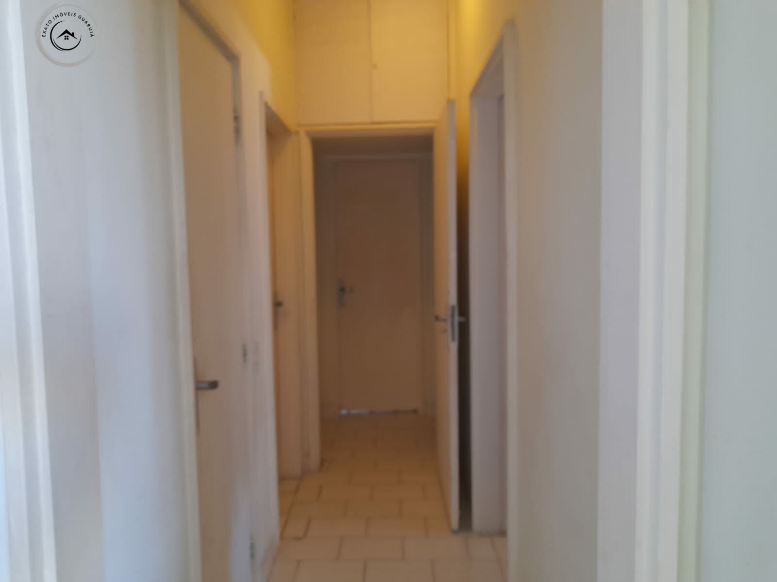 Apartamento padrão de 03 dormitórios para venda nas pitangue