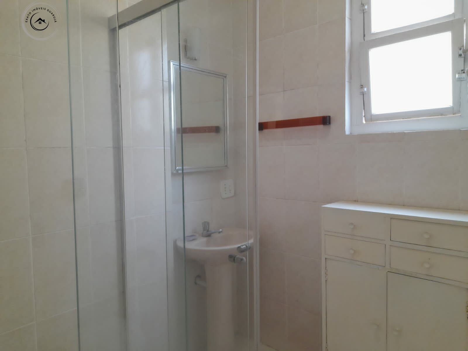 Apartamento padrão de 03 dormitórios para venda nas pitangue