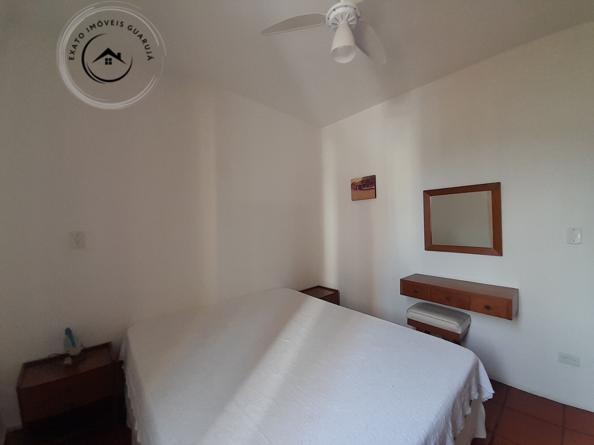 Apartamento padrão de 02 dormitórios para locação anual nas 