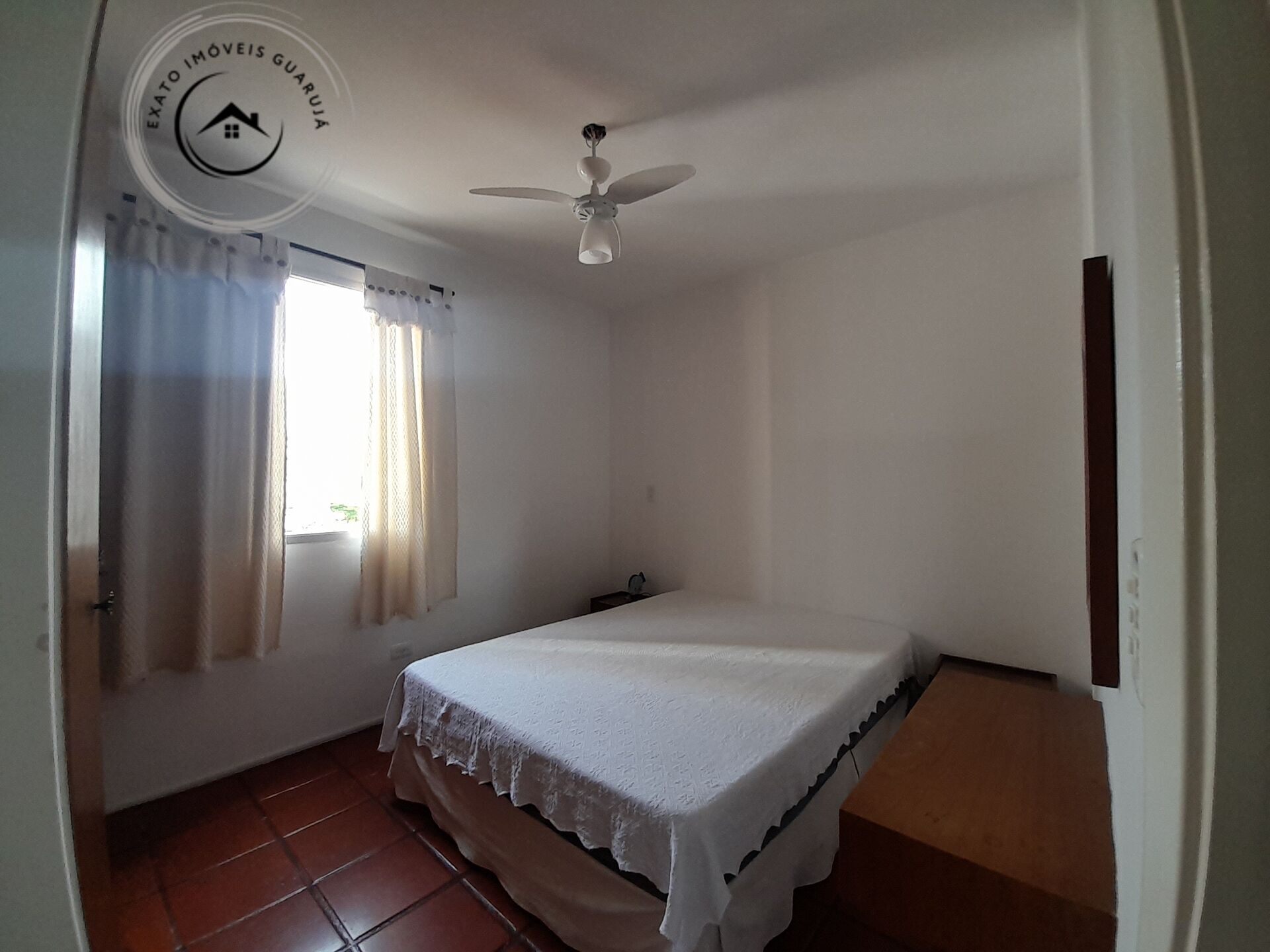 Apartamento padrão de 02 dormitórios para locação anual nas 