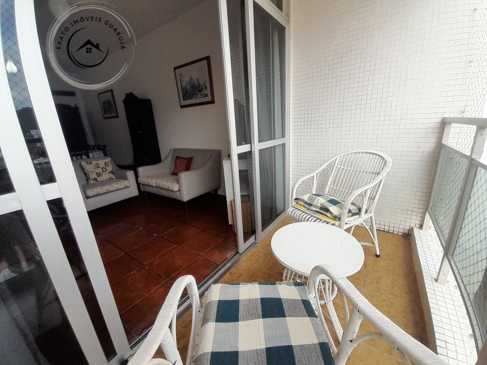 Apartamento padrão de 02 dormitórios para locação anual nas 