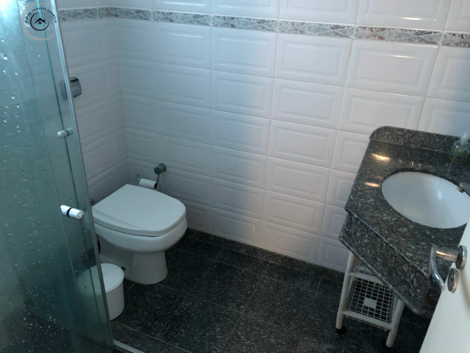 Apartamento padrão de 03 dormitórios para venda nas pitangue