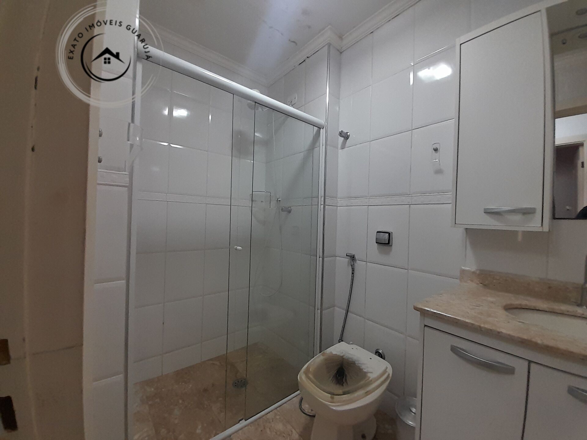 Apartamento padrão de 03 dormitórios para locação anual na p