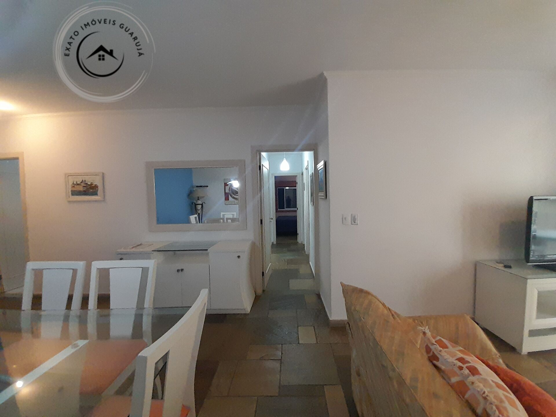 Apartamento padrão de 03 dormitórios para locação anual na p