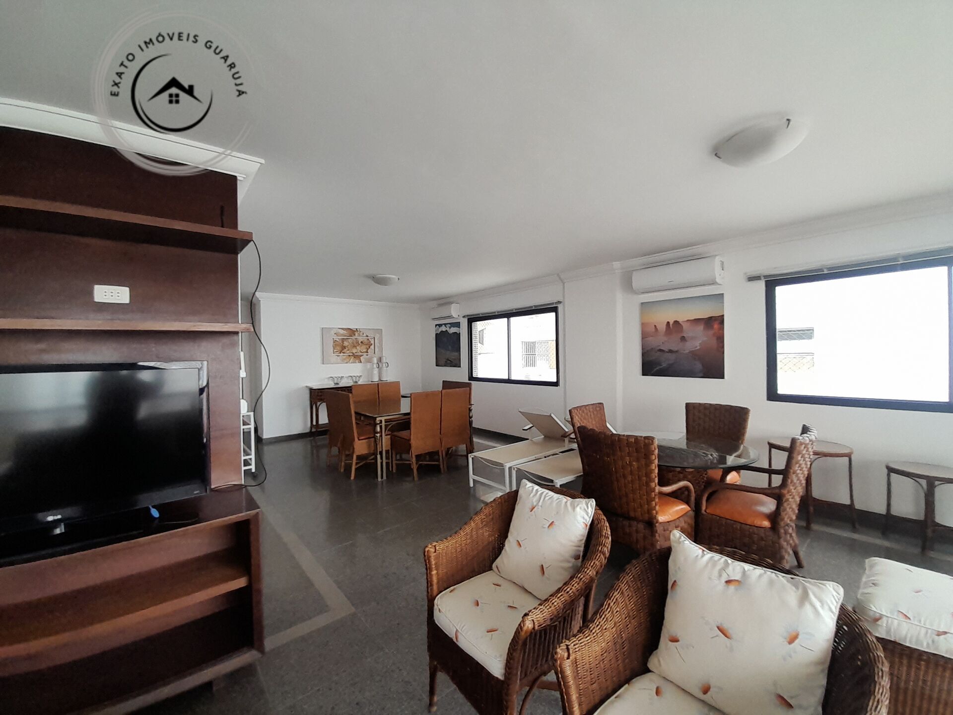 Apartamento padrão de 04 dormitórios para locação anual nas 