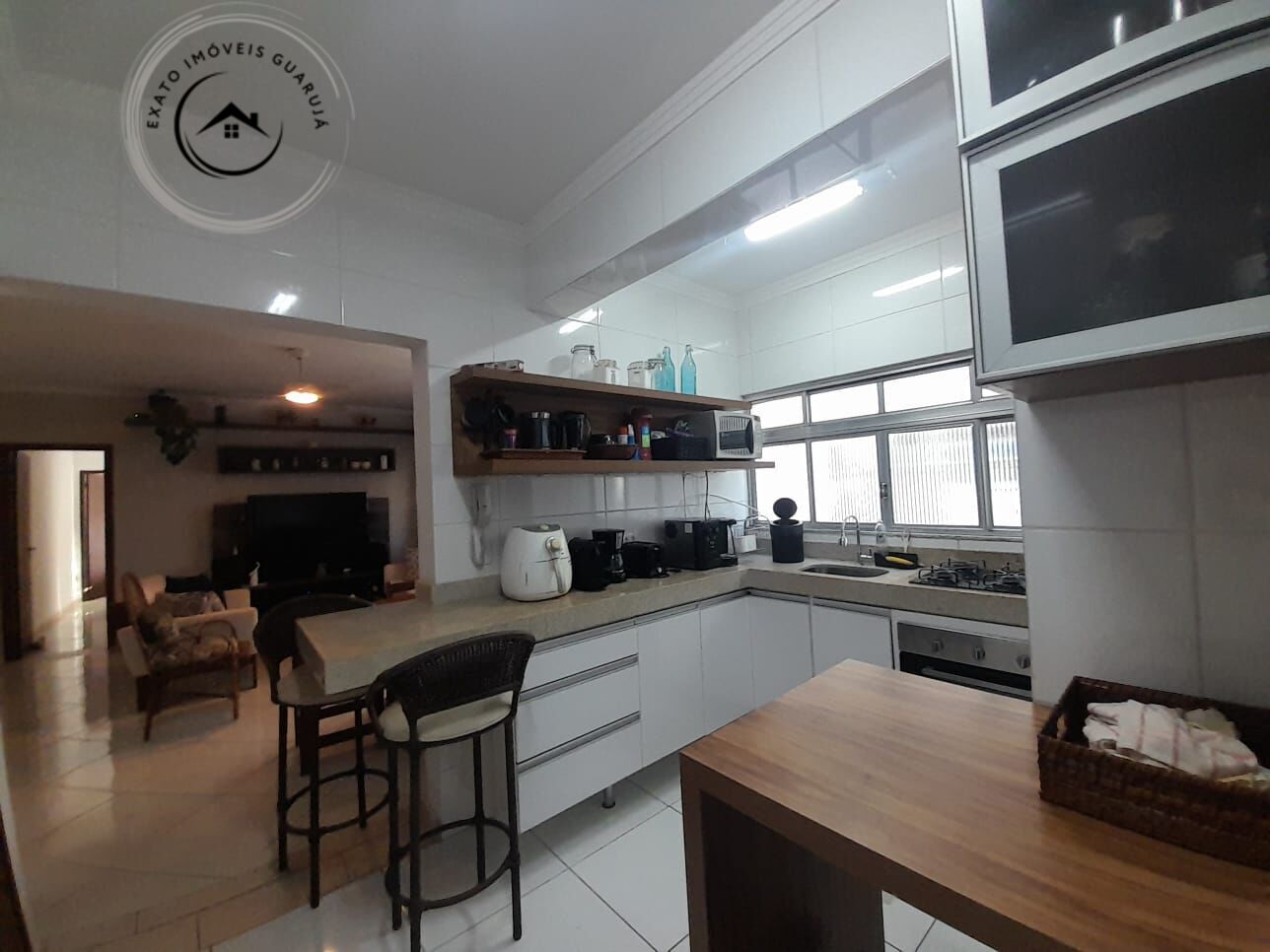 Apartamento padrão de 02 dormitórios para locação anual na p