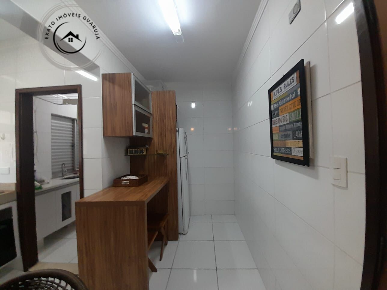 Apartamento padrão de 02 dormitórios para locação anual na p