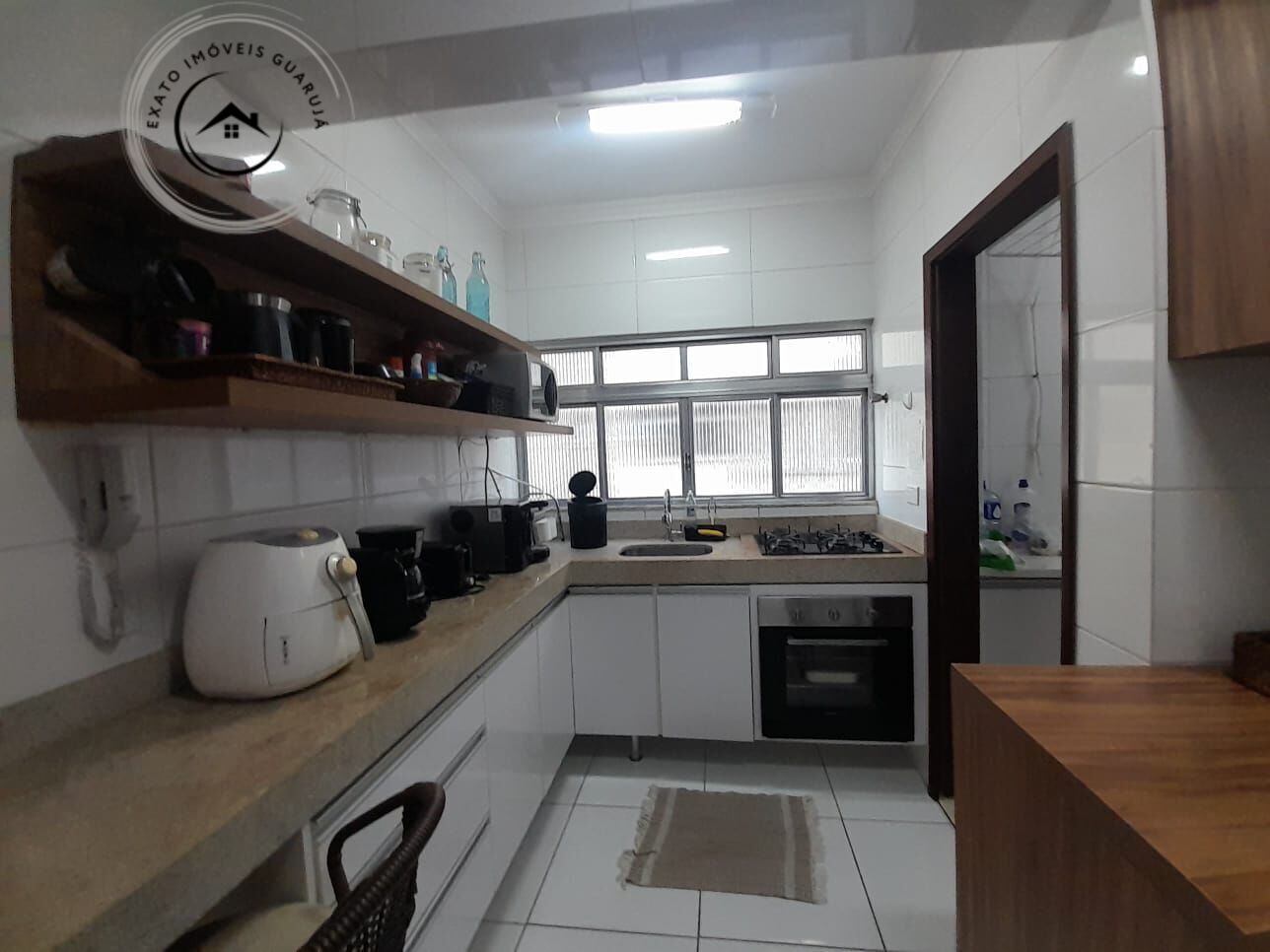 Apartamento padrão de 02 dormitórios para locação anual na p