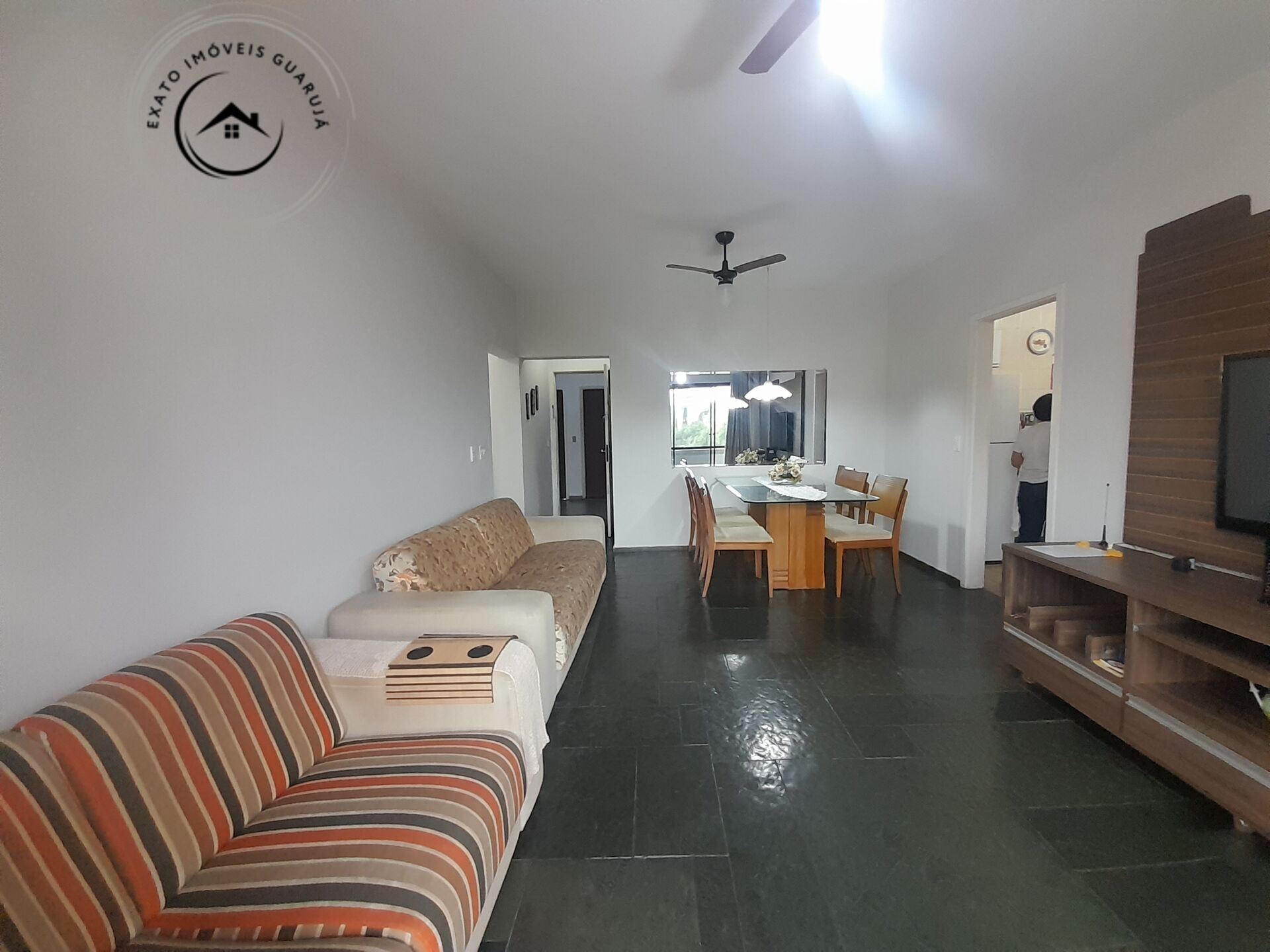 Apartamento padrão de 02 dormitórios para locação de tempora
