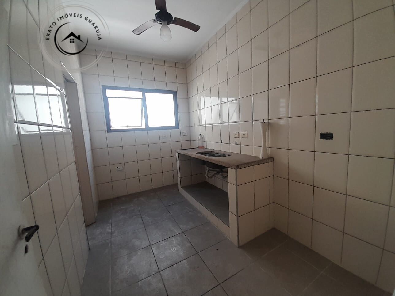 Apartamento padrão de 03 dormitórios para venda na praia da 