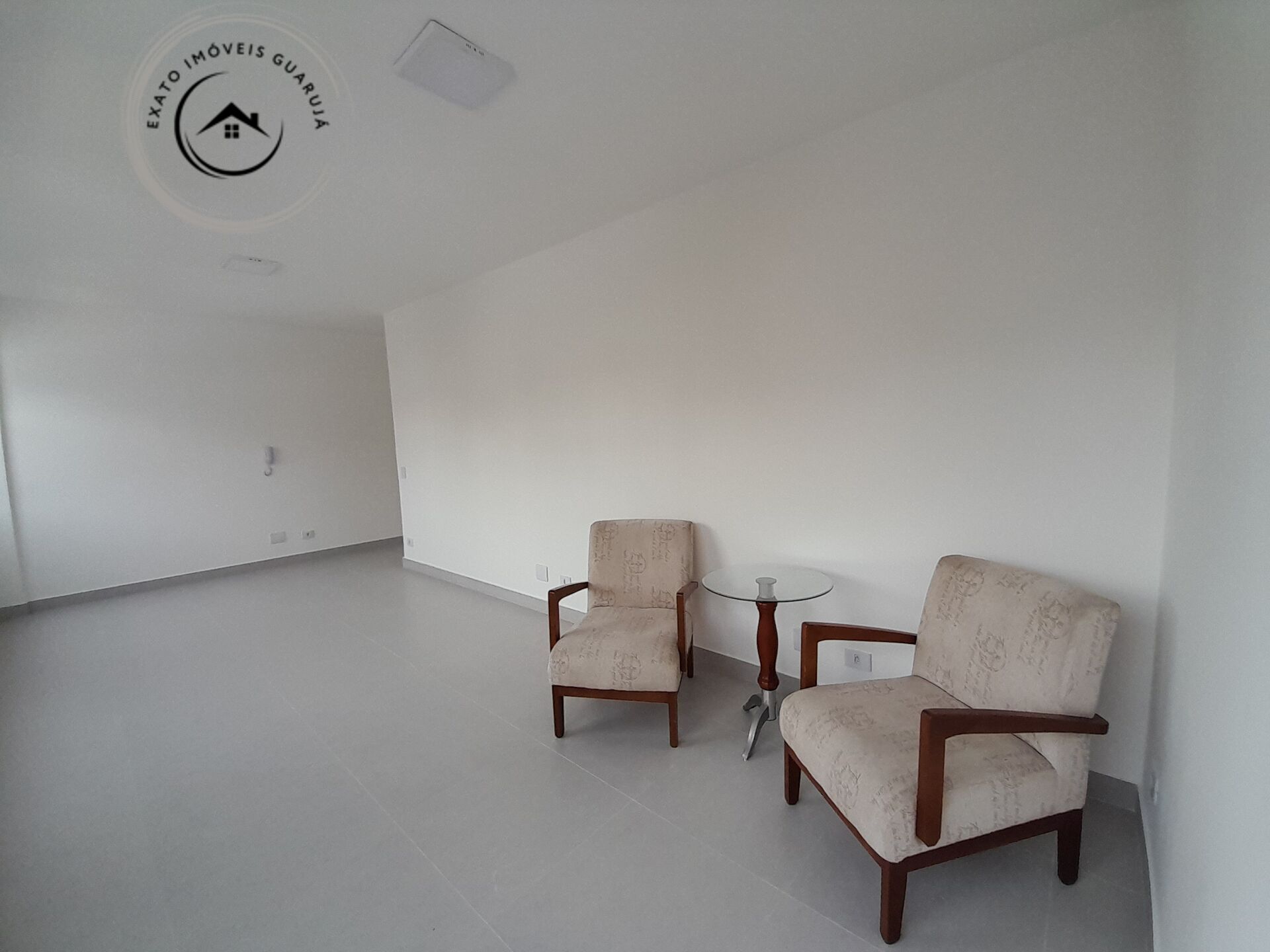 Sala comercial para locação na praia das pitangueiras guaruj - foto 1