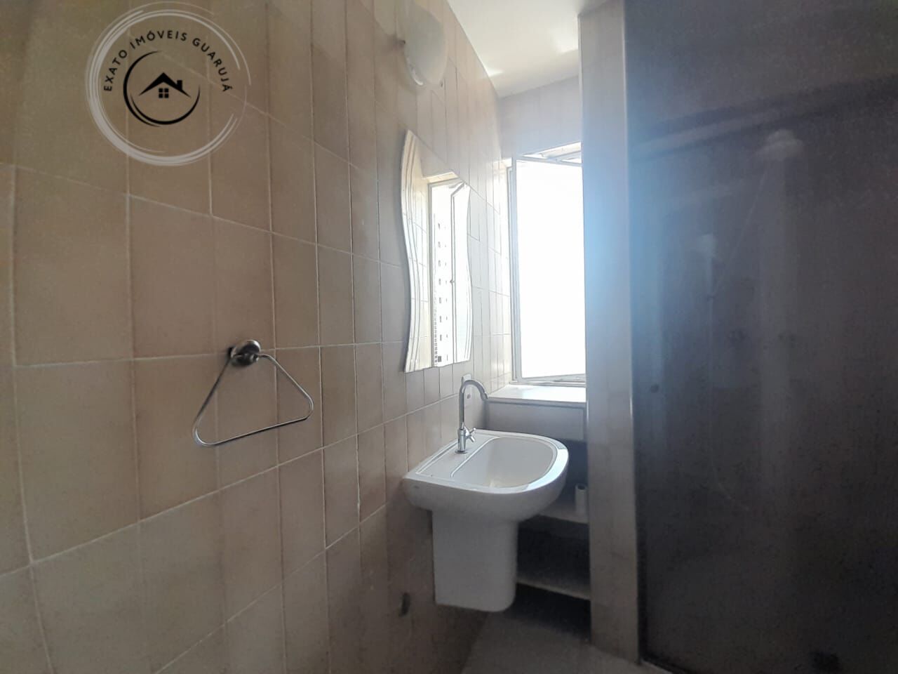 Apartamento padrão de 02 dormitórios para locação anual nas 