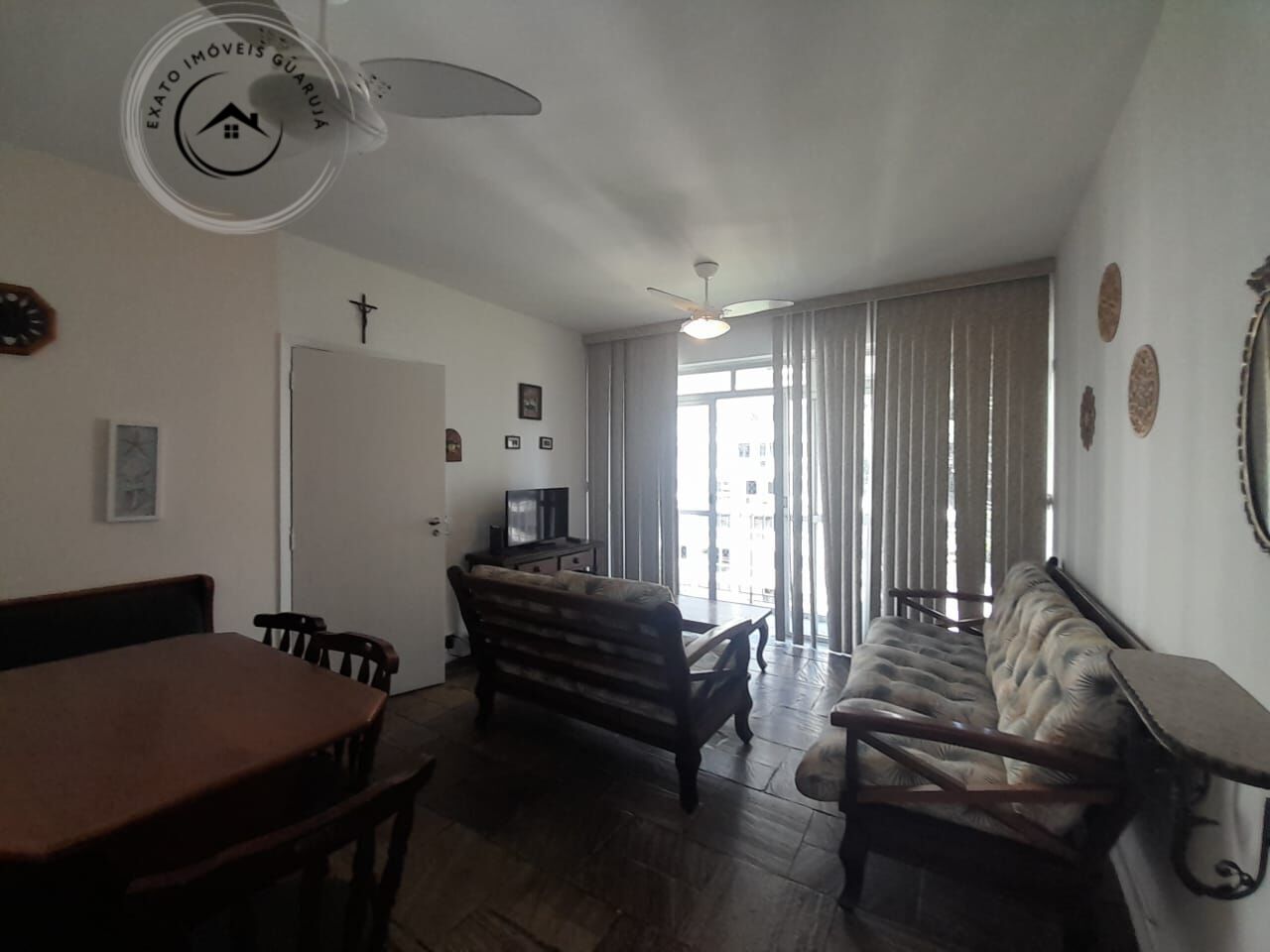Apartamento padrão de 02 dormitórios para locação anual nas 