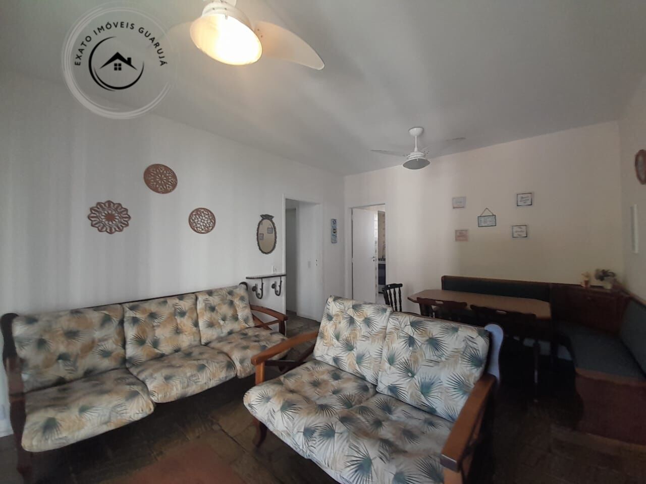 Apartamento padrão de 02 dormitórios para locação anual nas 