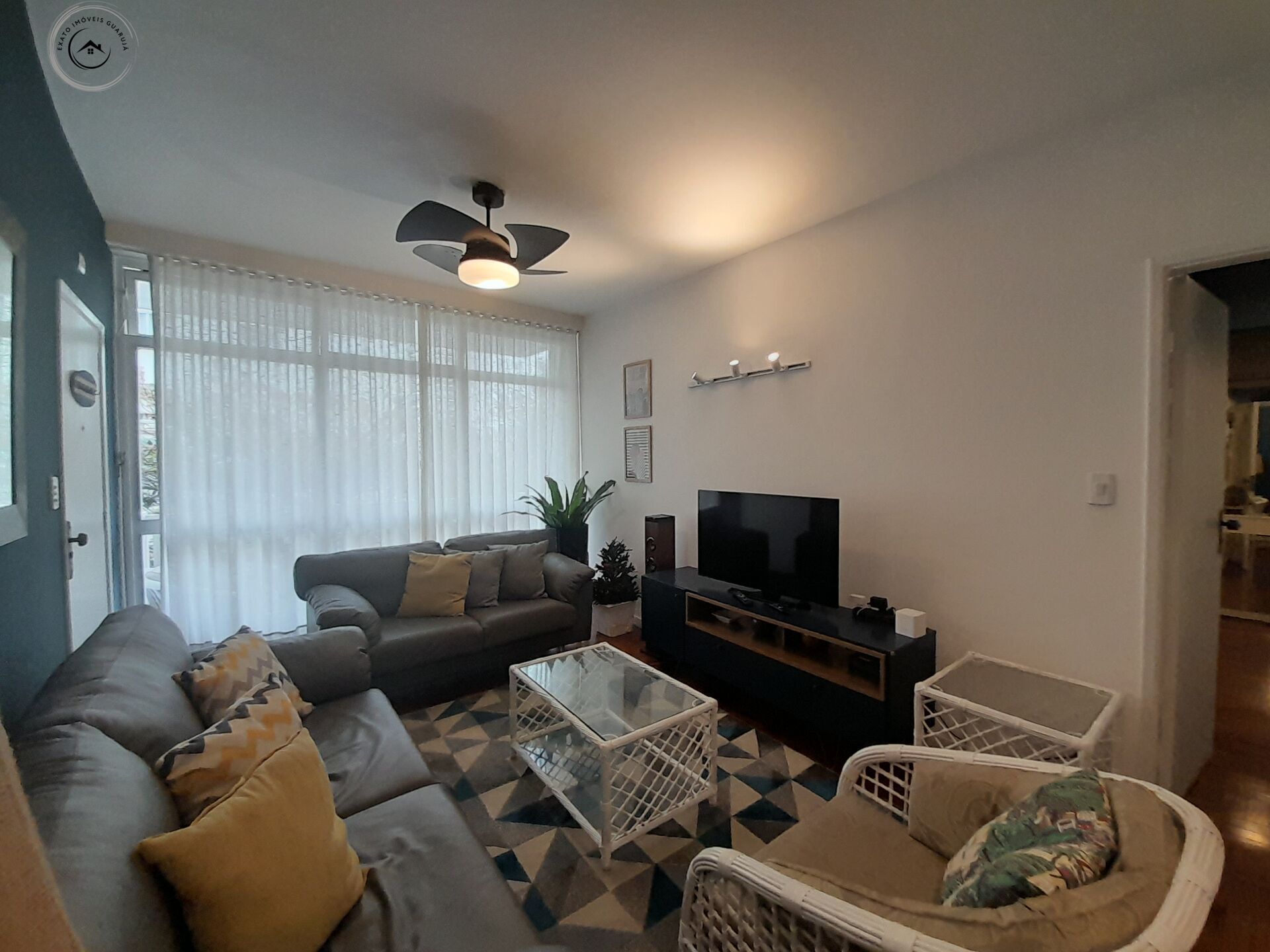 Apartamento padrão de 03 dormitórios para venda nas pitangue