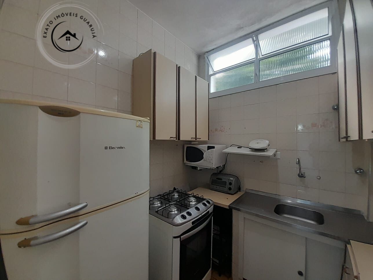 Apartamento padrão de 01 dormitório para locação anual nas p