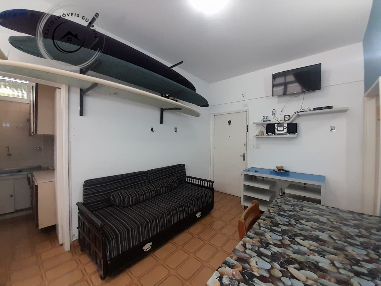 Apartamento padrão de 01 dormitório para locação anual nas p