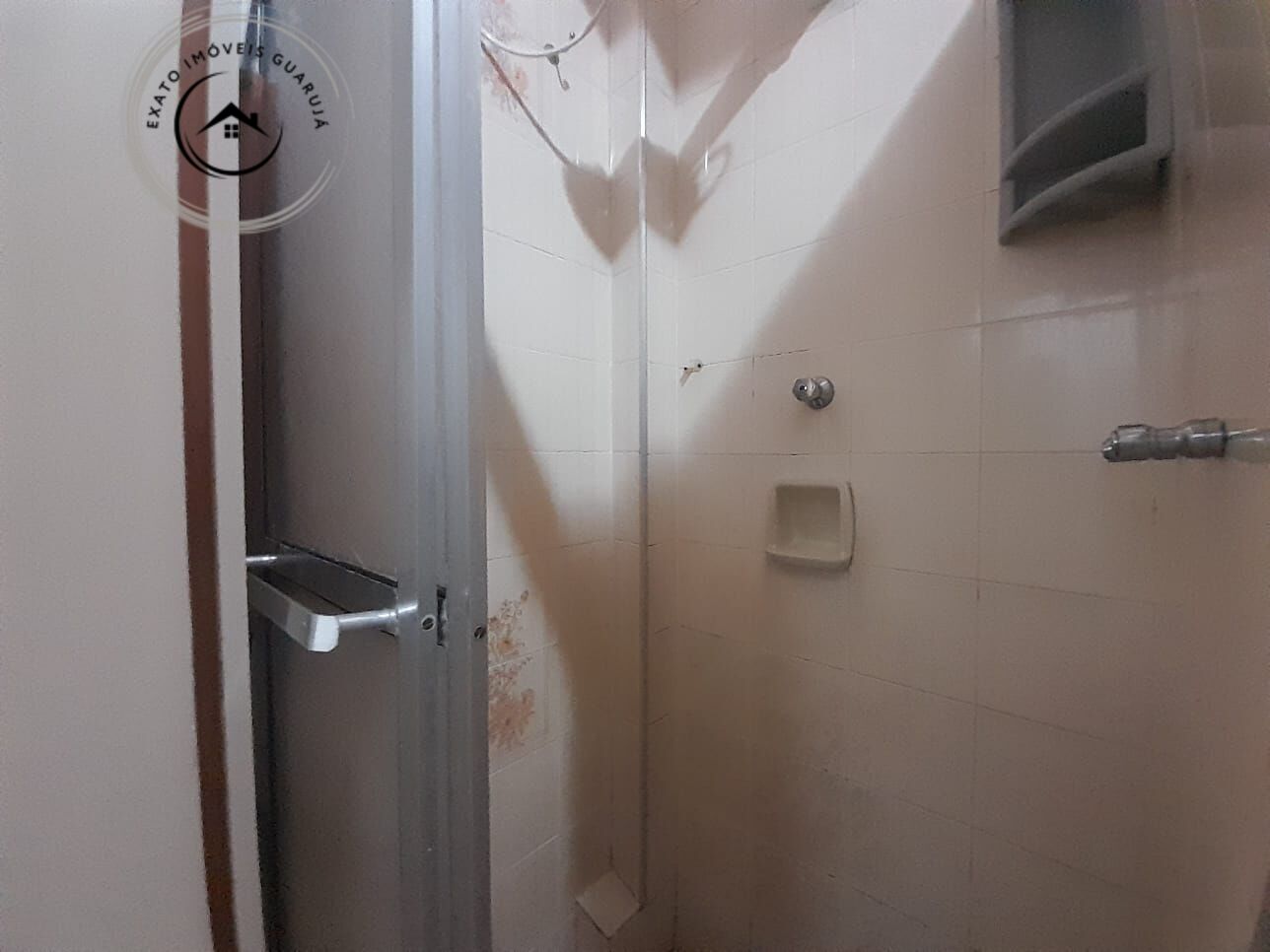 Apartamento padrão de 01 dormitório para locação anual nas p