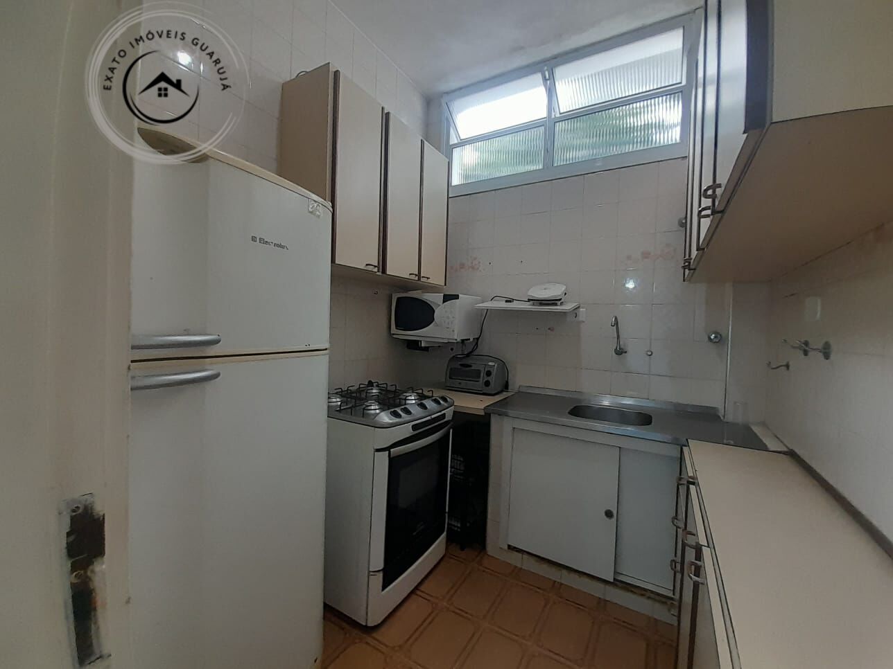 Apartamento padrão de 01 dormitório para locação anual nas p