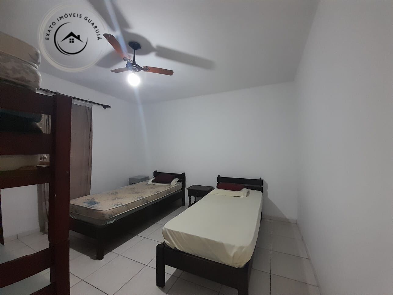 Apartamento padrão de 02 dormitórios para locação anual na p