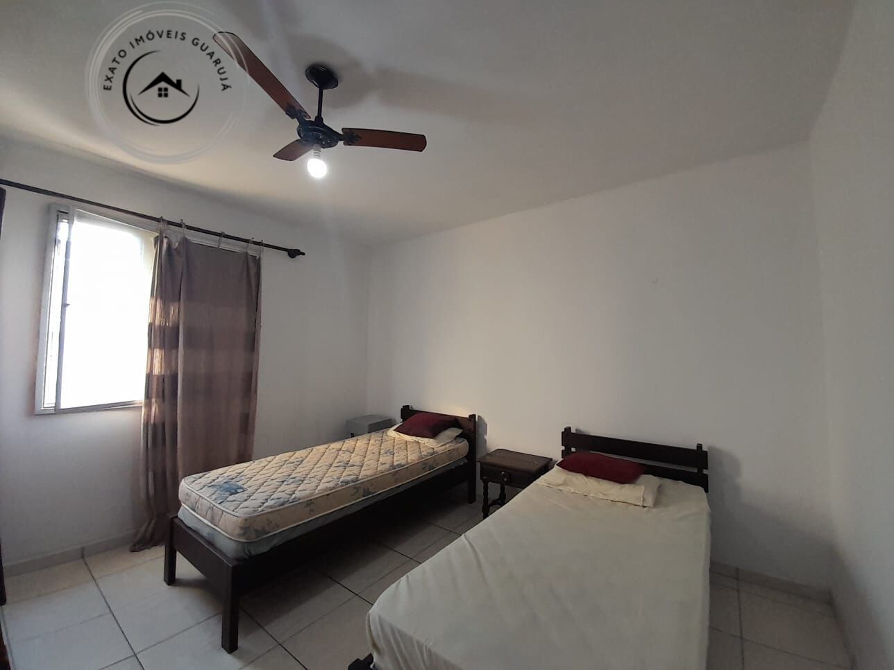 Apartamento padrão de 02 dormitórios para locação anual na p