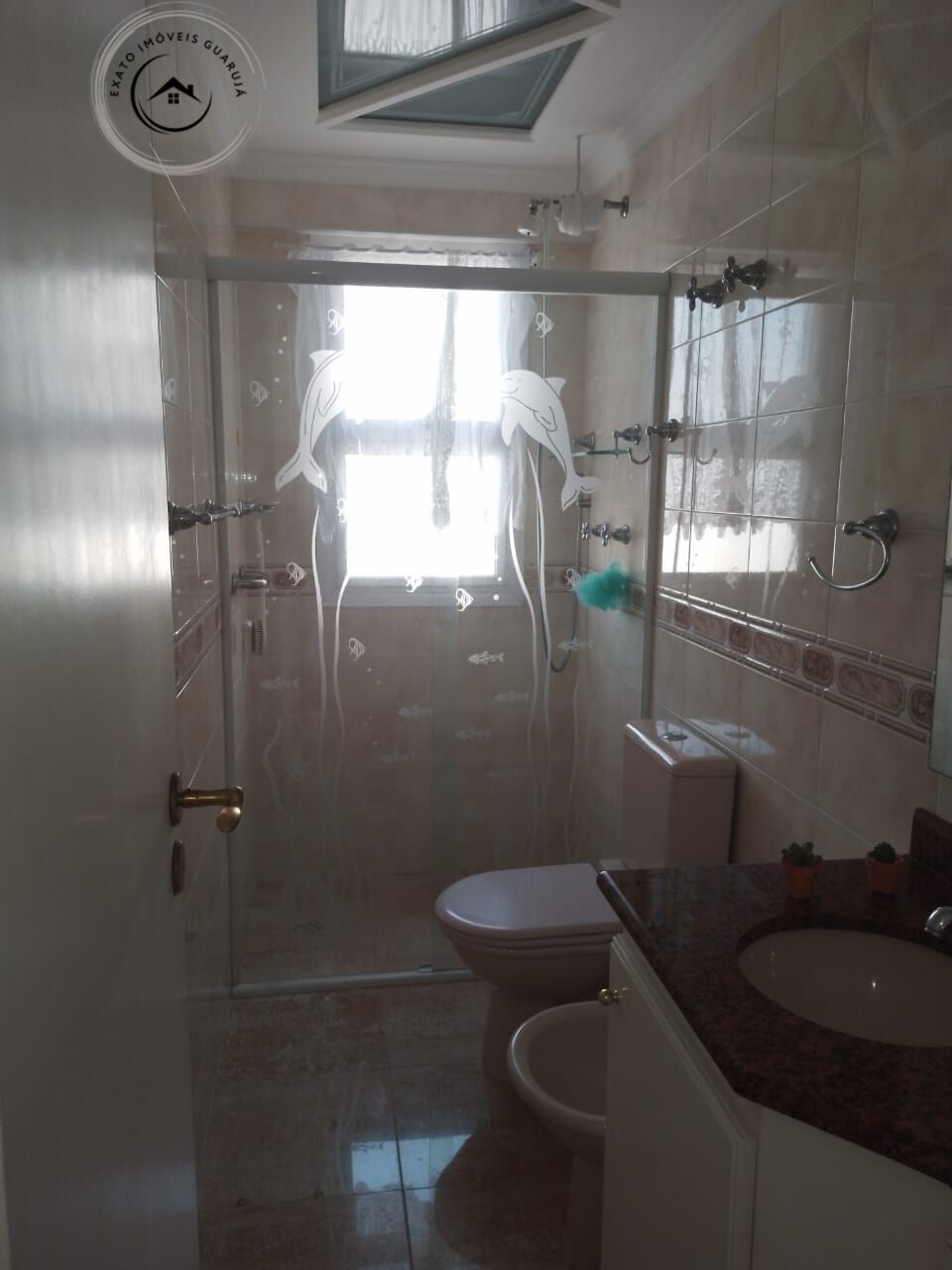 Apartamento padrão de 03 dormitórios para venda nas pitangue