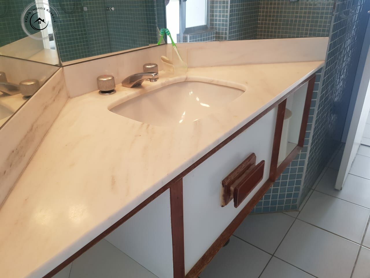 Apartamento alto padrão de 04 dormitórios para locação anual