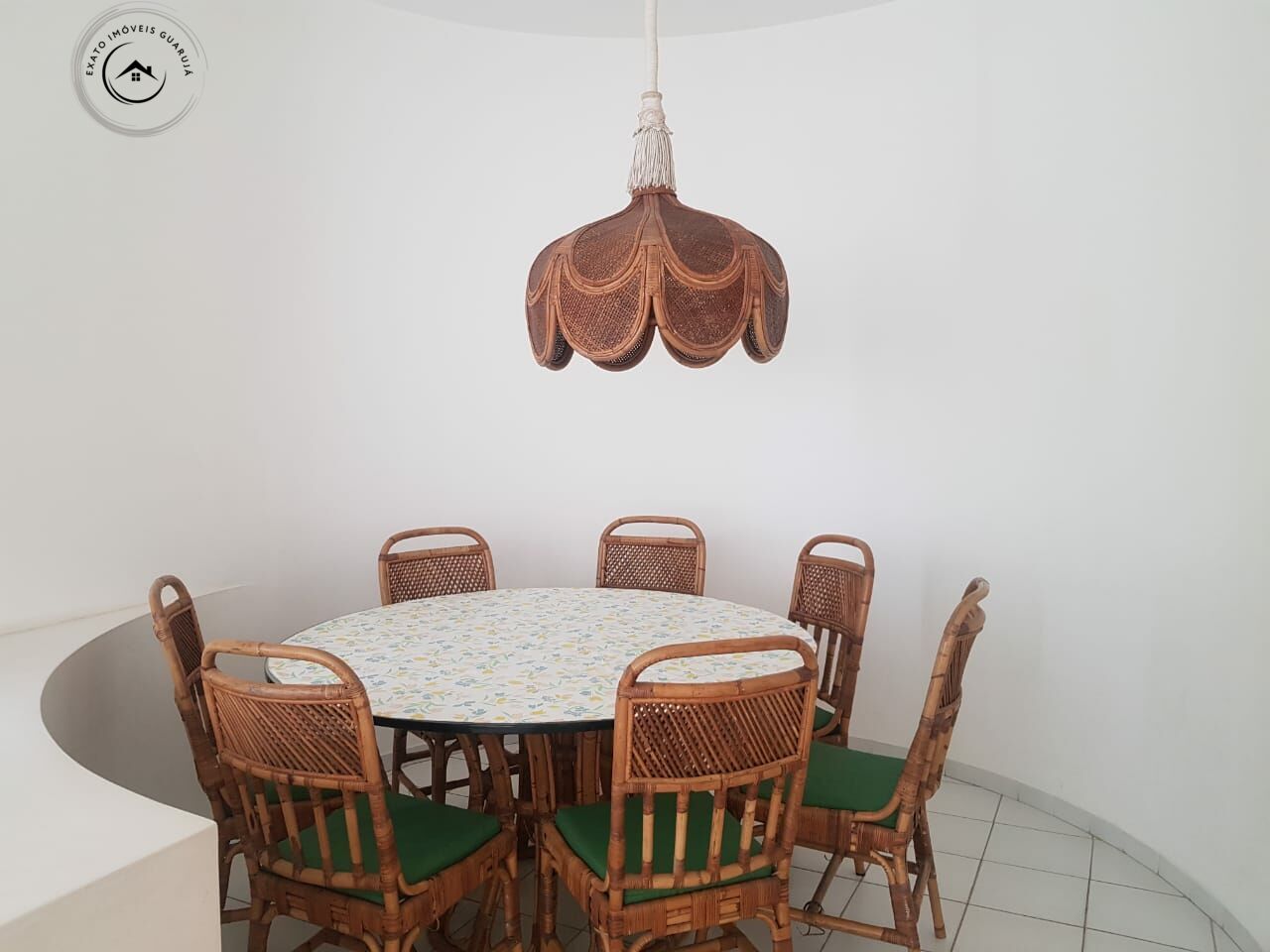 Apartamento alto padrão de 04 dormitórios para locação anual