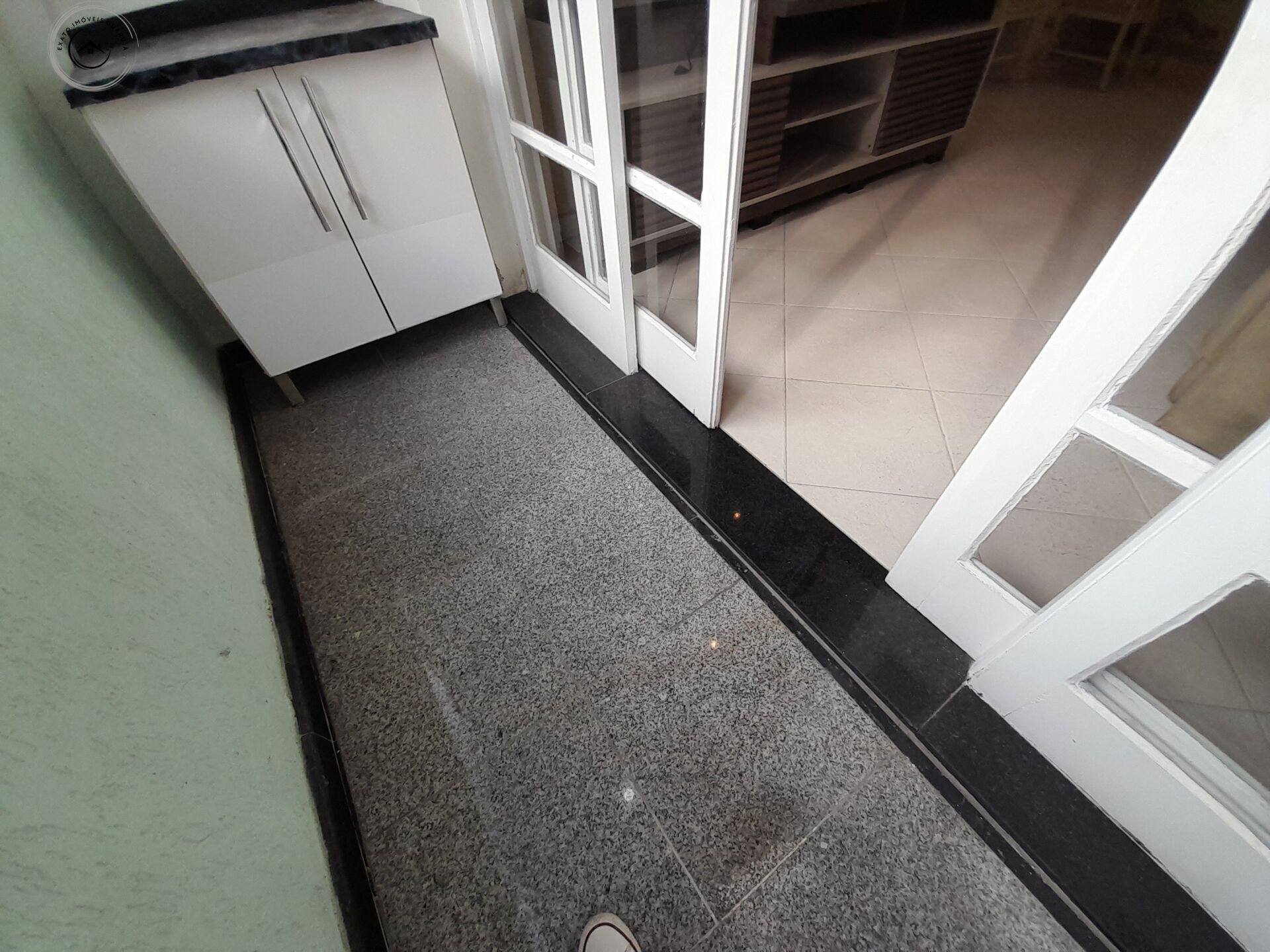 Apartamento padrão de 02 dormitórios para venda nas pitangue