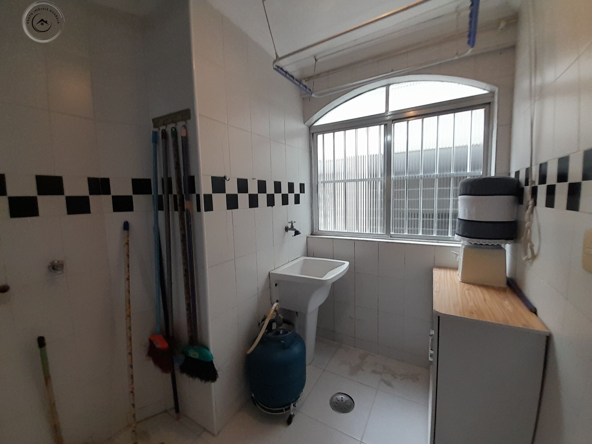 Apartamento padrão de 02 dormitórios para venda nas pitangue