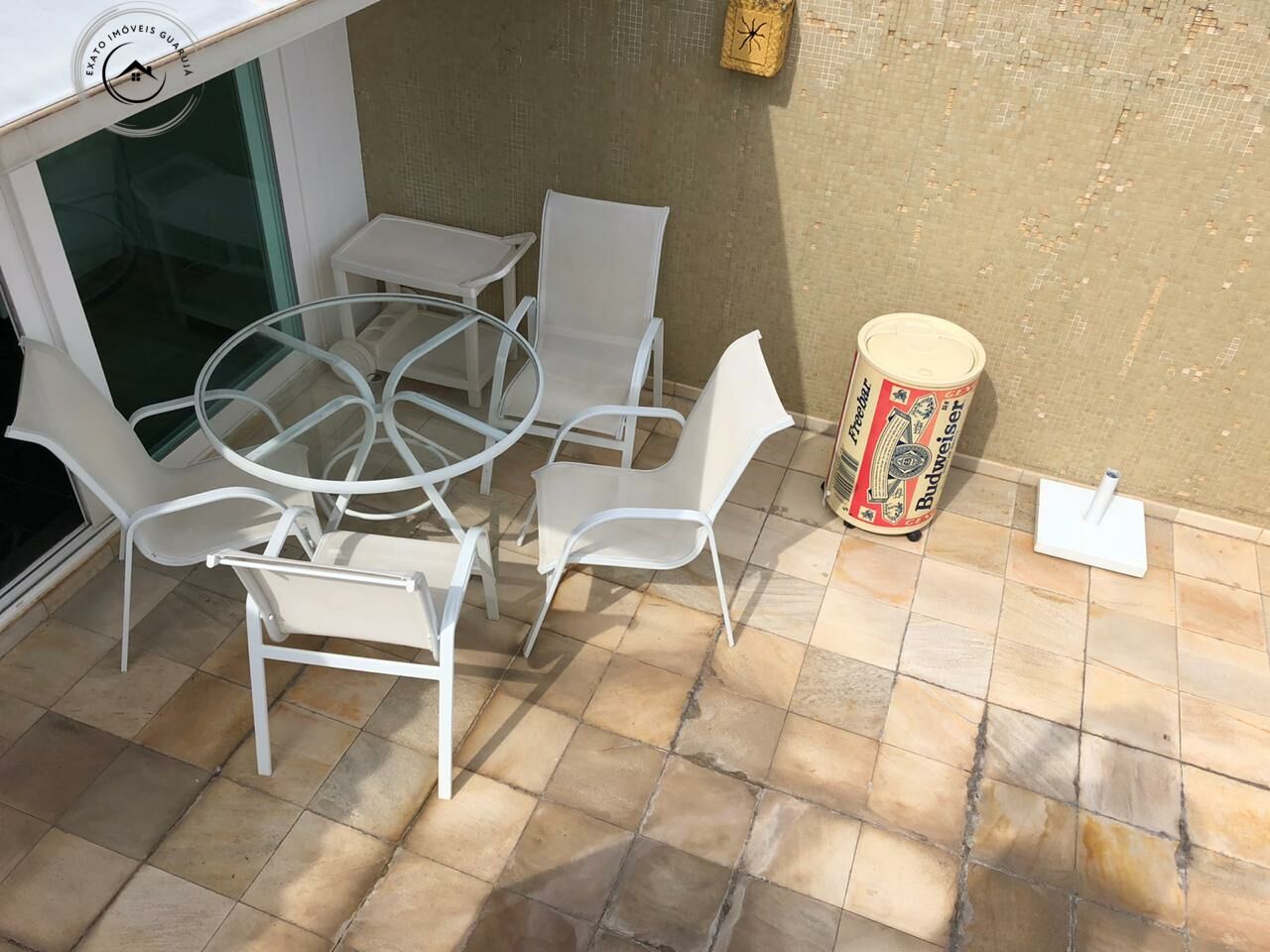 Cobertura de 03 dormitórios para venda na praia da enseada.